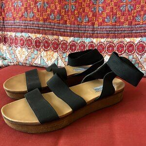 Steve Madden Platform Sandals Womens Size 8.5 Black Straps Minimalist Leather